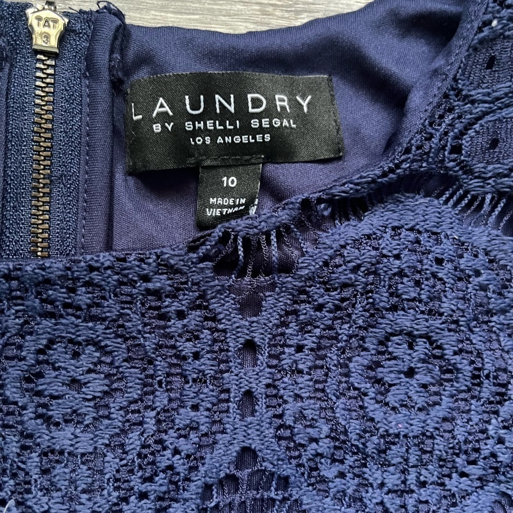 Laundry by Shelli Segal Navy Blue Lace Scalloped Cap Sleeve Work Dress Size 10 - Picture 3 of 8